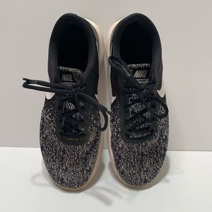 nike flex contact running shoes